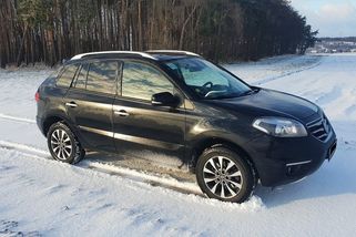 „Je to po starší paní z Mnichova,“ tvrdil prodejce auta. V servisu se ale ukázalo, že auto je svařené ze dvou různých kusů. I přesto mělo novou STK